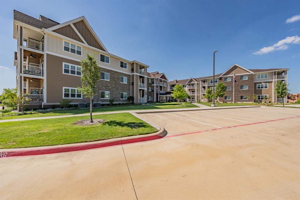 8381 Davis Boulevard 208