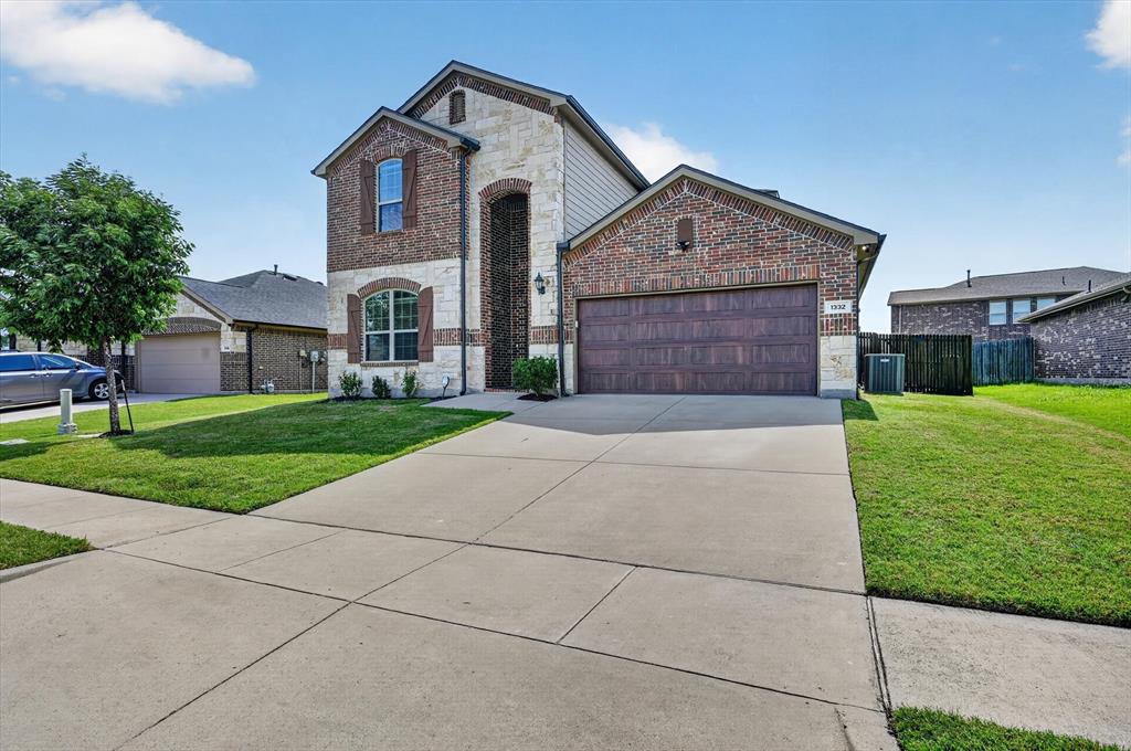 1332 Foxglove Lane