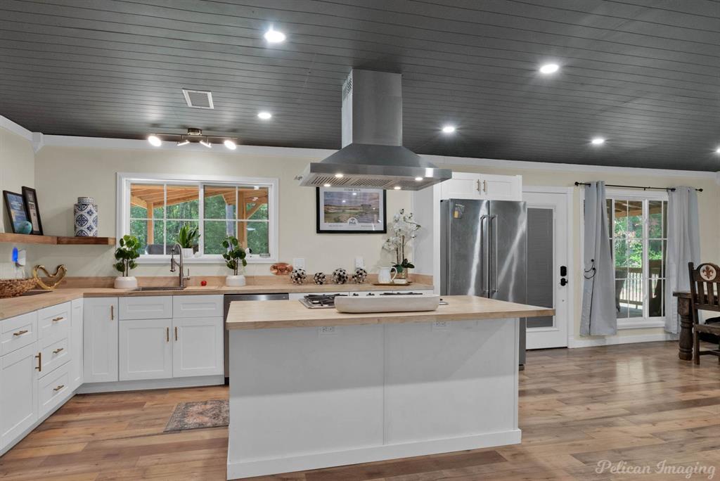 1042 North Lane Drive