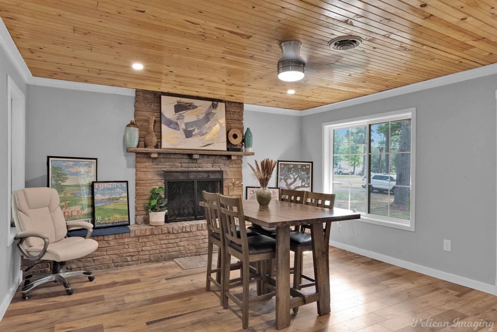 1042 North Lane Drive