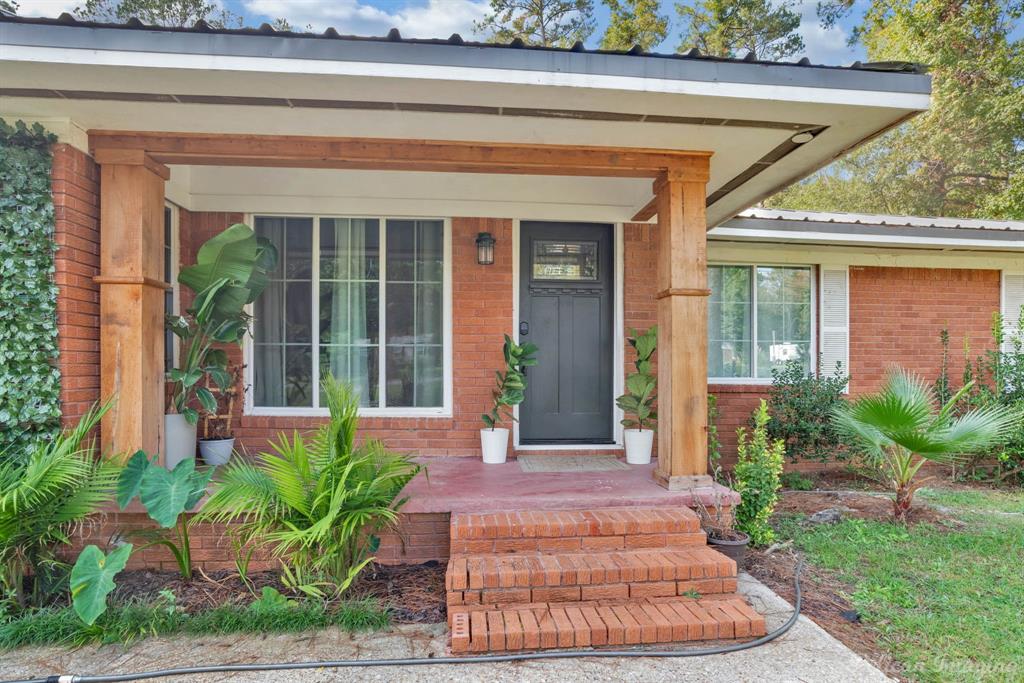 1042 North Lane Drive