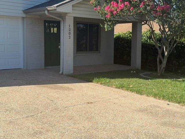 1202 CHapel View Drive