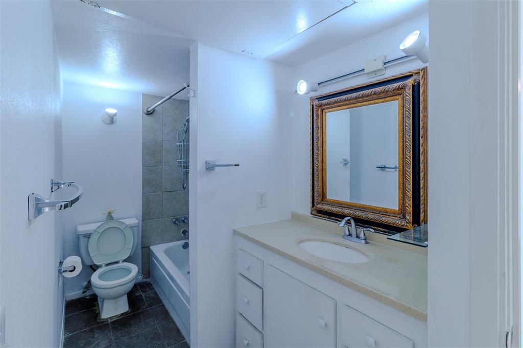 River Oaks Condos - Residential