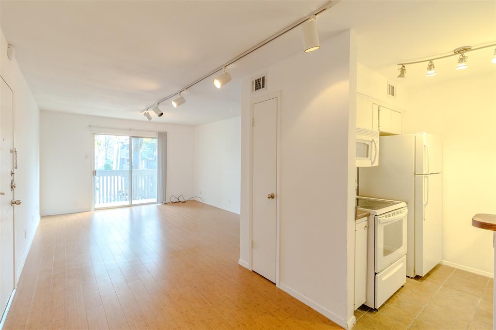 River Oaks Condos - Residential