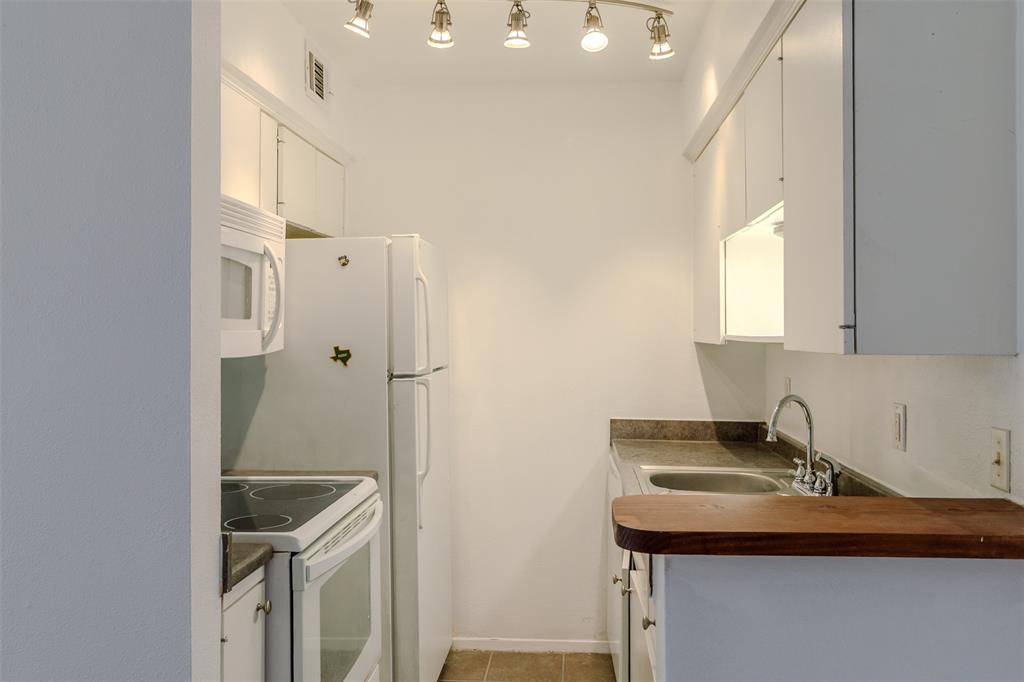 River Oaks Condos - Residential