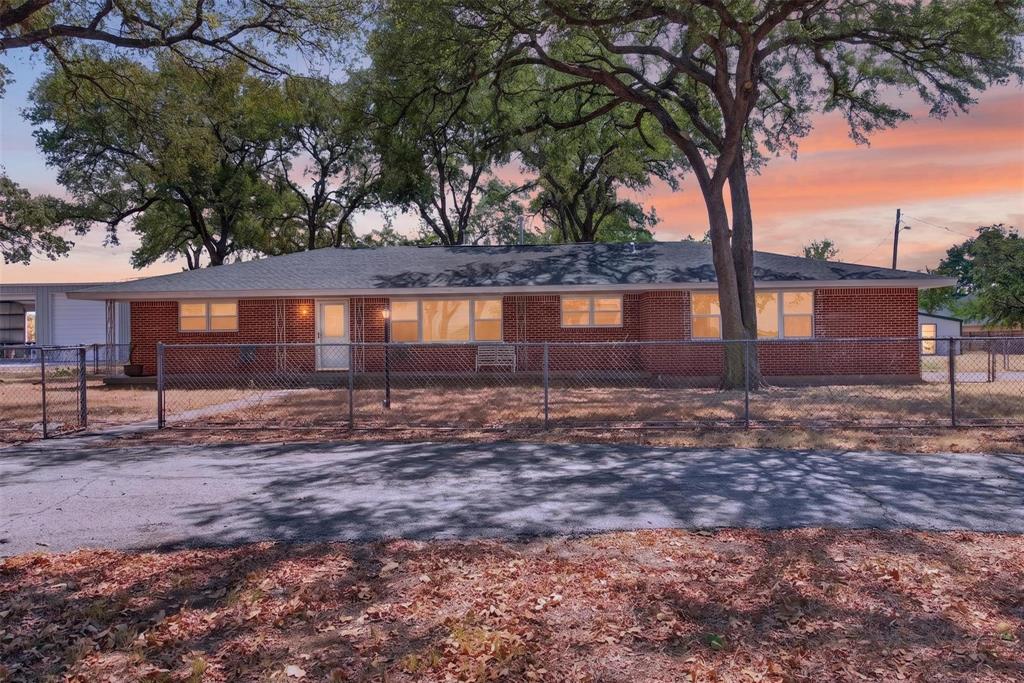Photo of 161 Tomlinson Road #1 &amp; 3, Granbury, TX 76049 (MLS # 21375008)