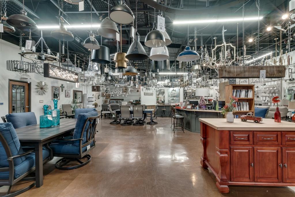 Highland Park - Commercial Sale