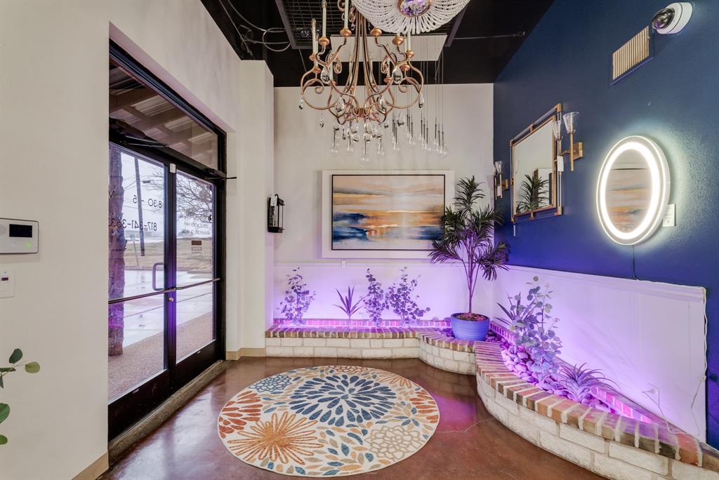 Highland Park - Commercial Sale