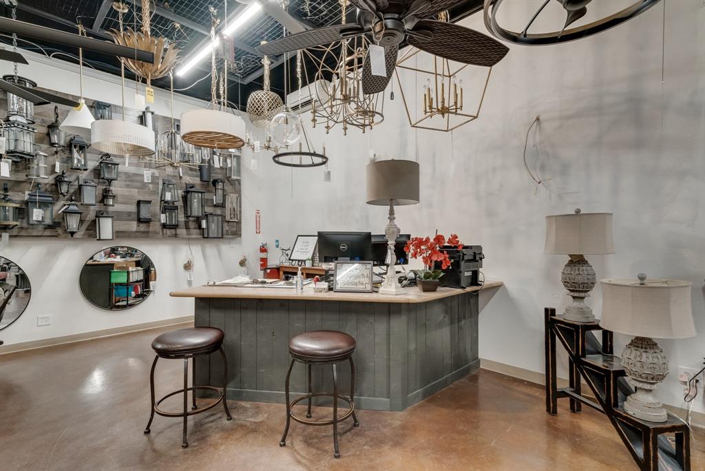 Highland Park - Commercial Sale