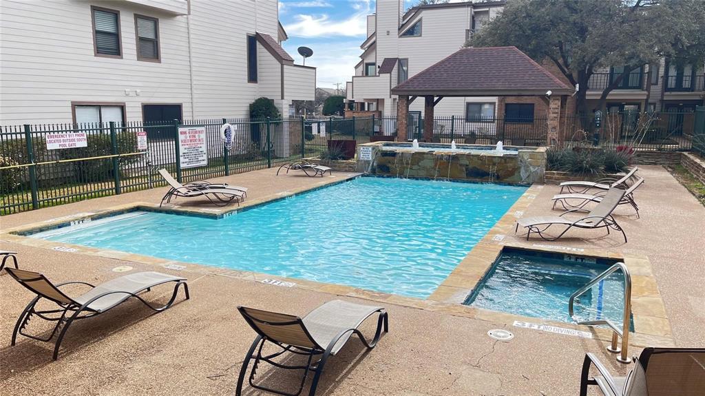 Arlington Oaks Condo - Residential