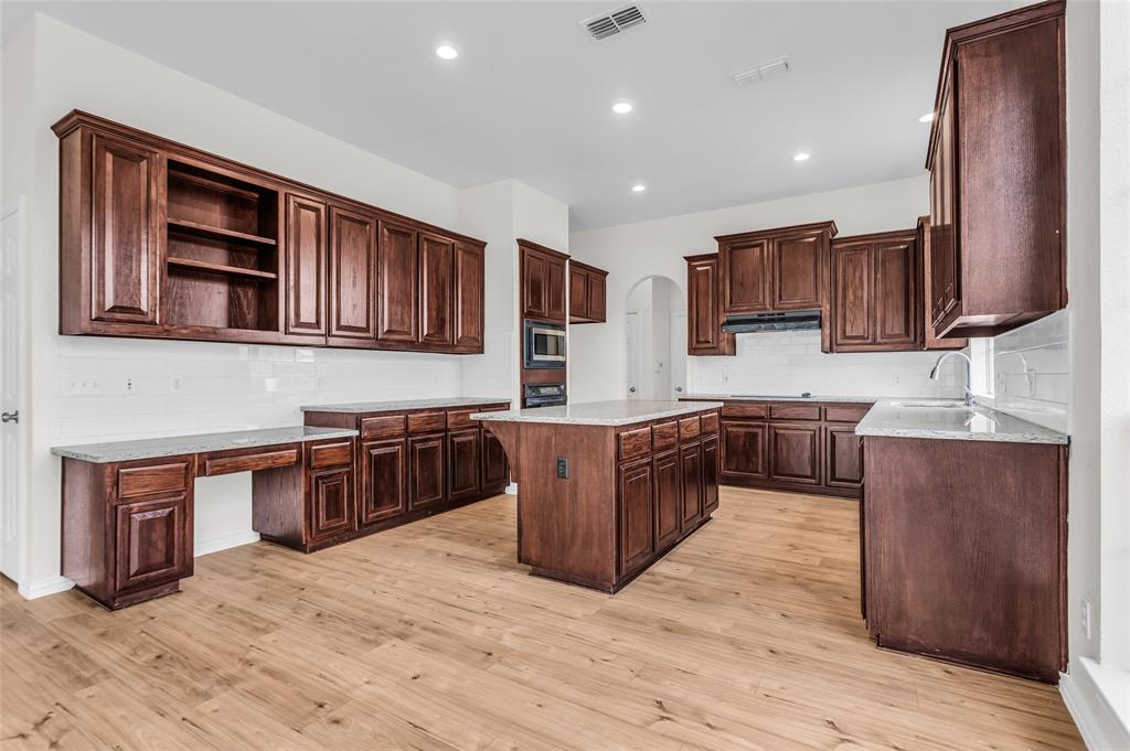 Woodbridge Ph 02c - Residential