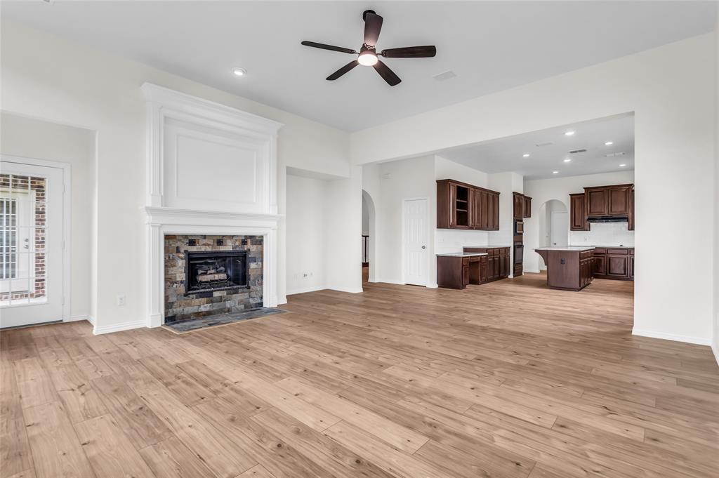 Woodbridge Ph 02c - Residential