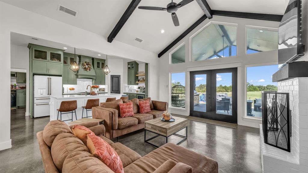 220 La Cresta Lane