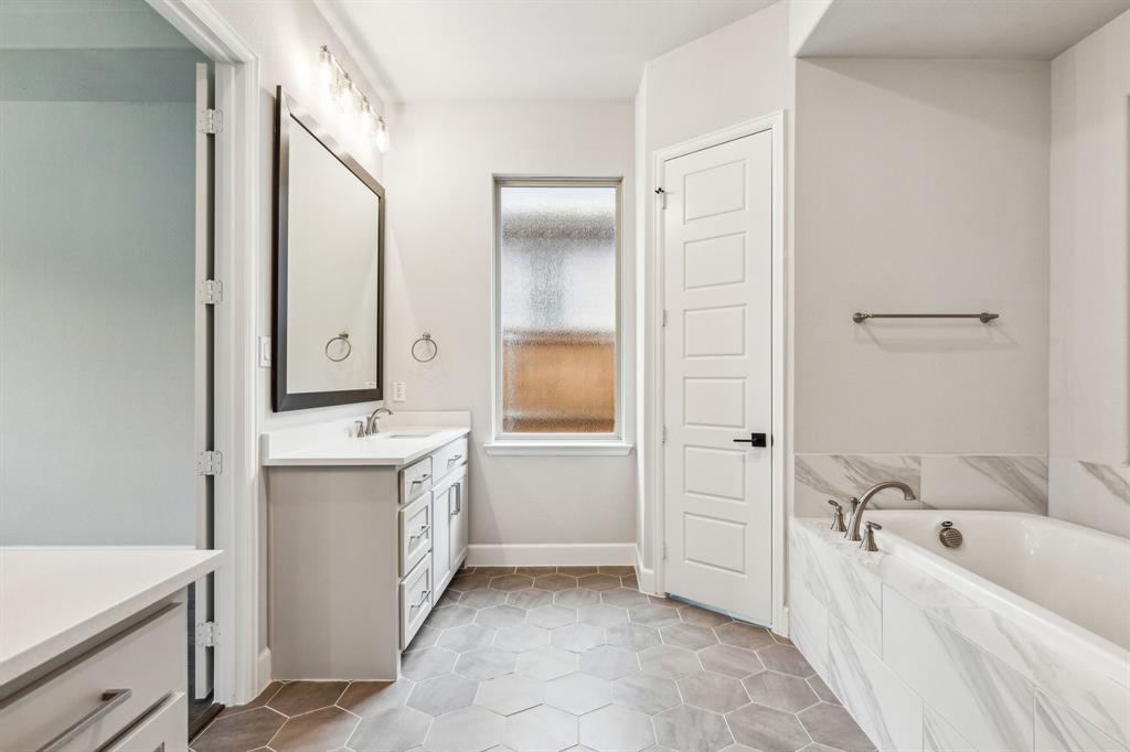 Mustang Lakes - Residential Lease