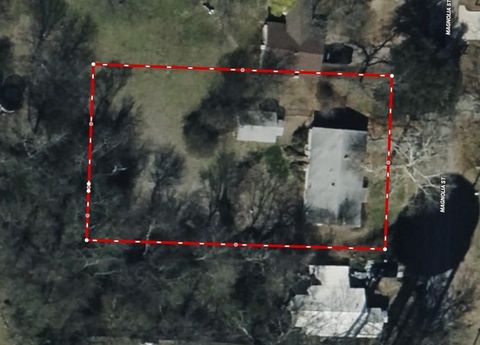 Photo of 610 S Magnolia Avenue, Pottsboro, TX 75076 (MLS # 21318604)