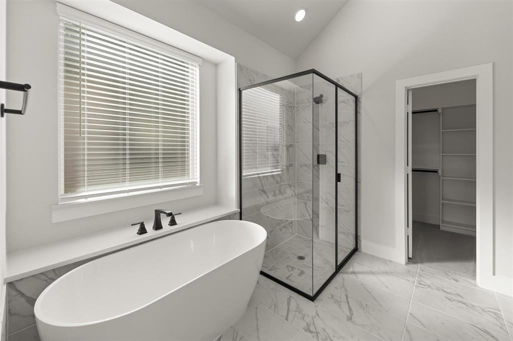 Las Lomas - Residential