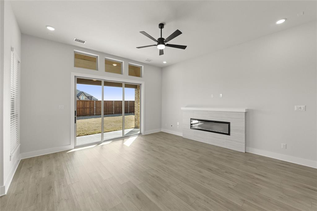 Las Lomas - Residential