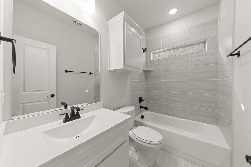 Las Lomas - Residential