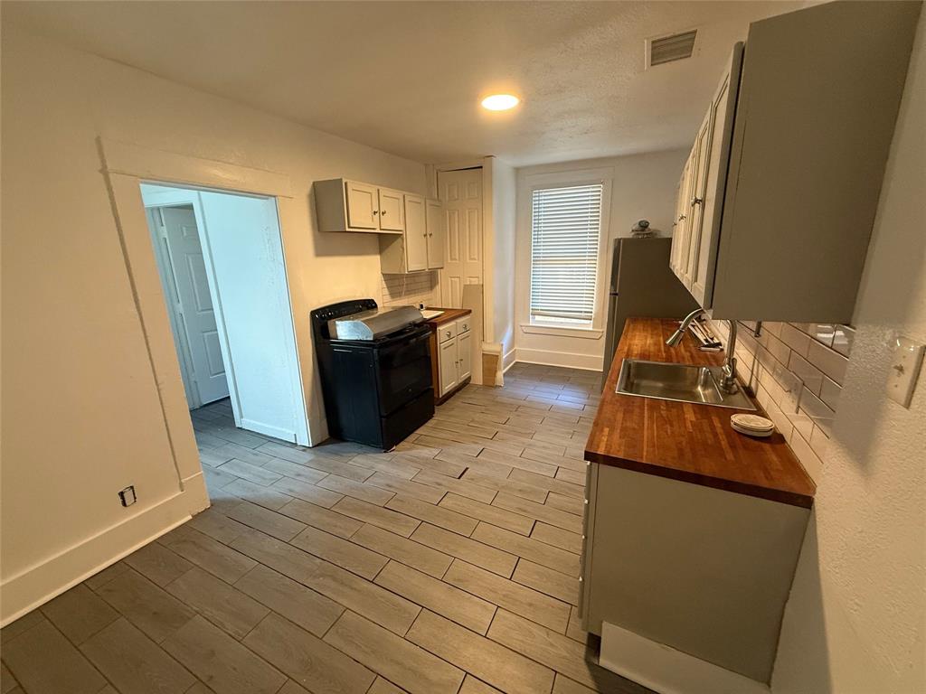 Junius Heights - Residential Lease