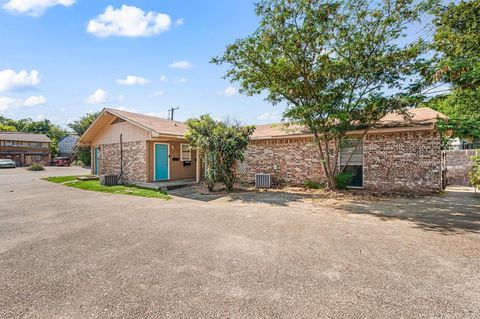 1122 N Center Street Arlington TX 76011