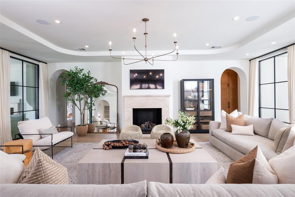 6114 Tulip Lane