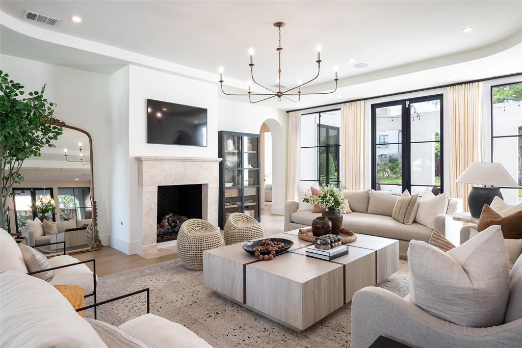 6114 Tulip Lane