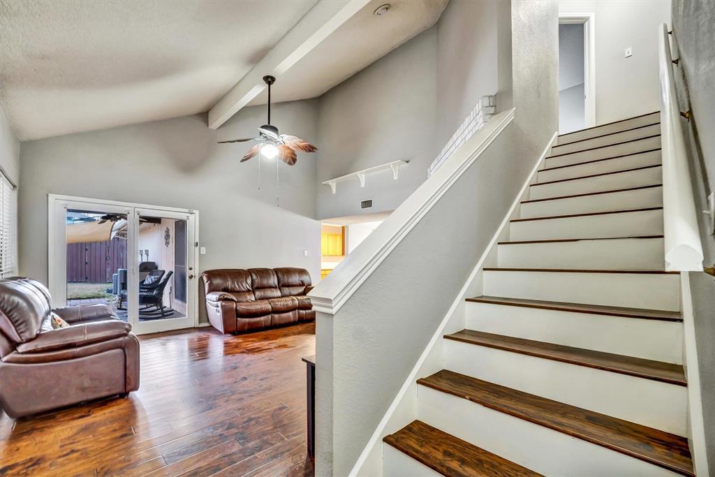 1606 Kingspoint Drive