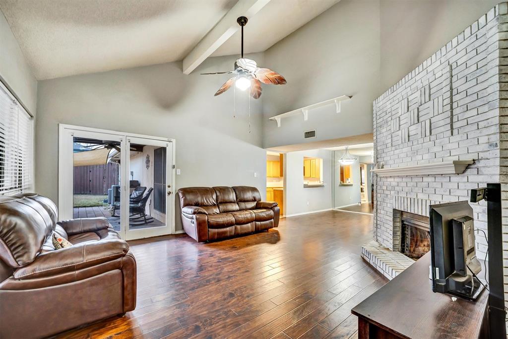 1606 Kingspoint Drive