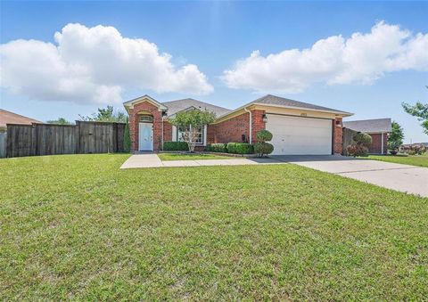 6903 Meadow Bend Drive Arlington TX 76002