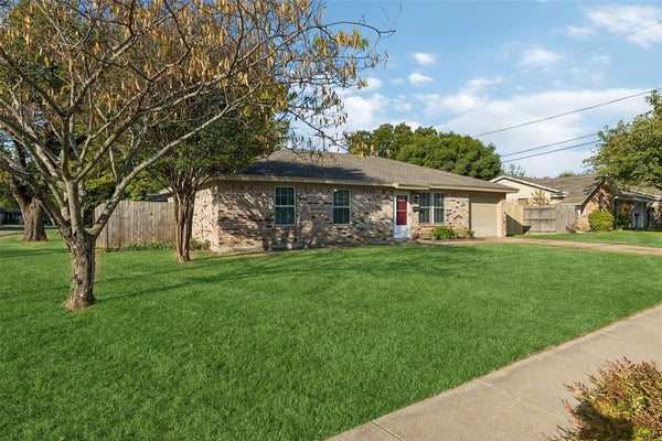 501 NW RENFRO ST, BURLESON, TX 76028 - Image 32ede4e343c2b540eb38abab3972fccf/1604836275