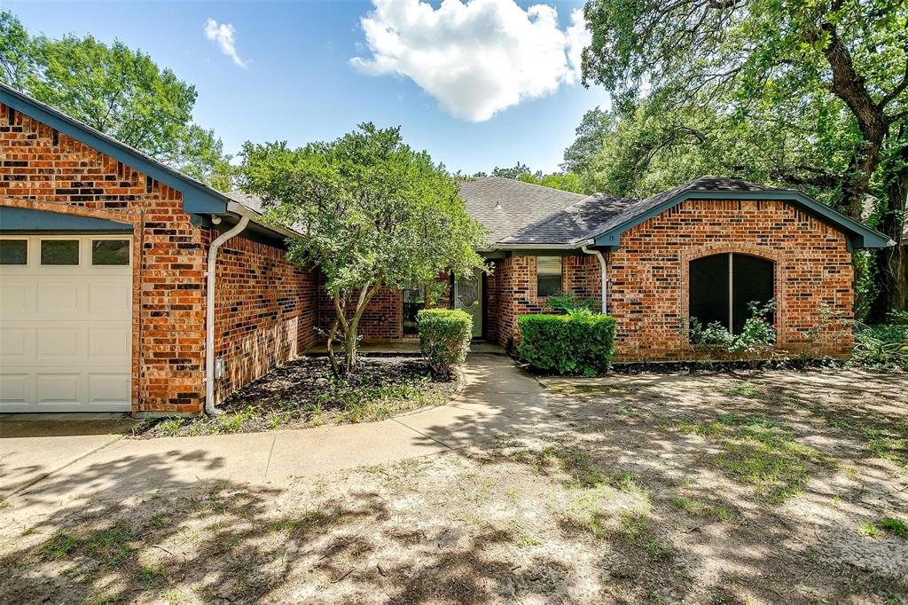 6824 Ridgewood Drive