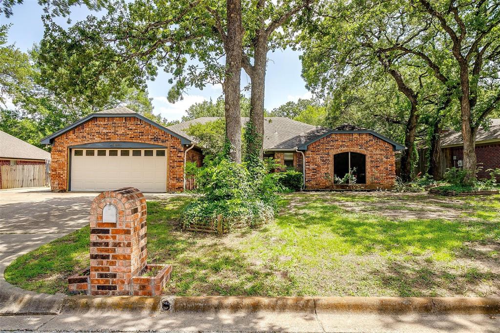 6824 Ridgewood Drive