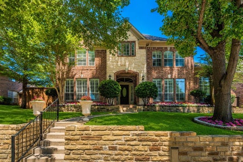 Photo of 113 Woodland Cove, Coppell, TX 75019 (MLS # 21325774)