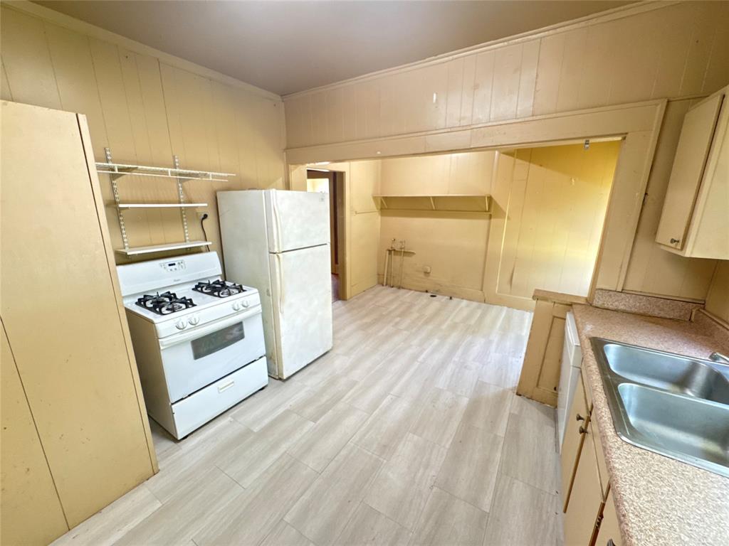 Carroll Park - Residential Income