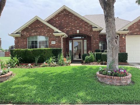 Single Family Residence in Denton TX 5217 Brookside Drive.jpg