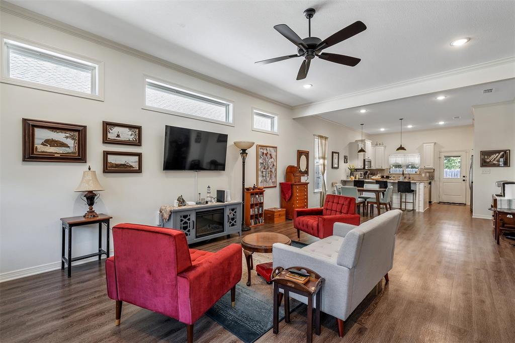 1672 Alamo Crossing