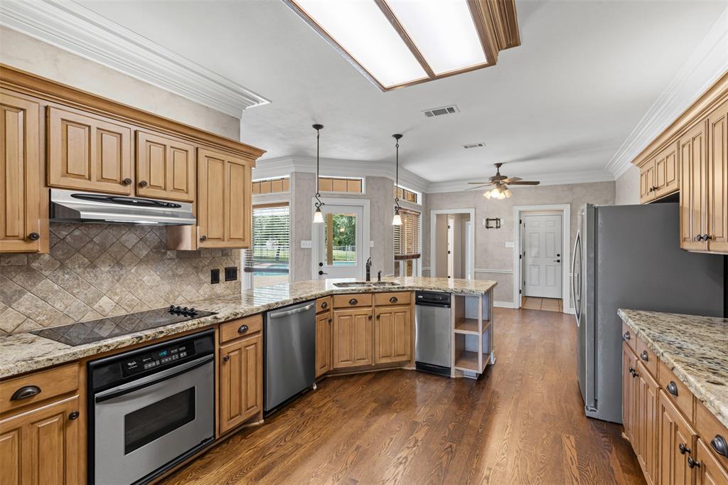 Burleson, Texas 76028, United States, 4 Bedrooms Bedrooms, ,3 BathroomsBathrooms,Residential,Active,136301