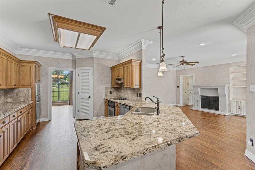 Burleson, Texas 76028, United States, 4 Bedrooms Bedrooms, ,3 BathroomsBathrooms,Residential,Active,136301