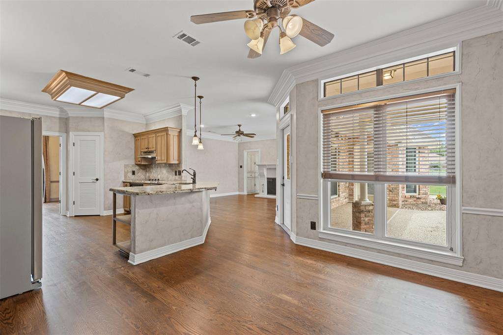 Burleson, Texas 76028, United States, 4 Bedrooms Bedrooms, ,3 BathroomsBathrooms,Residential,Active,136301