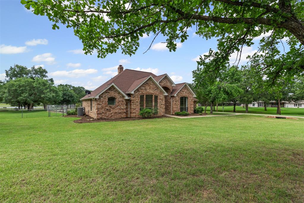 1015 Summit Drive