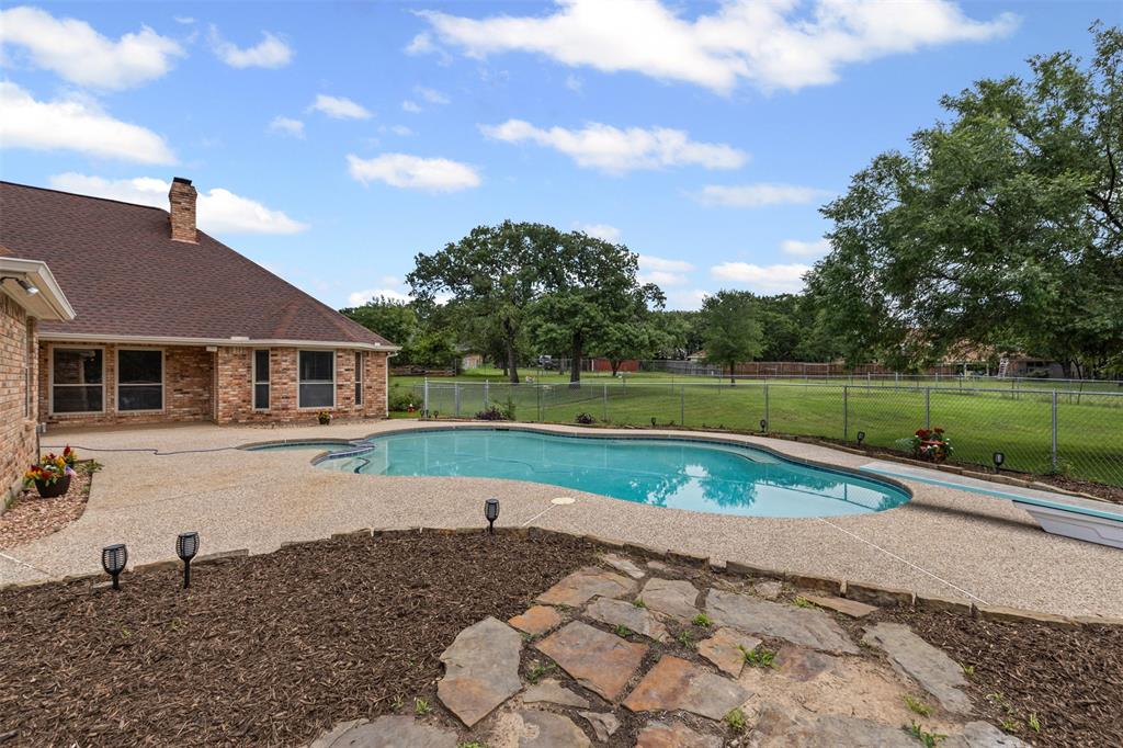 Burleson, Texas 76028, United States, 4 Bedrooms Bedrooms, ,3 BathroomsBathrooms,Residential,Active,136301