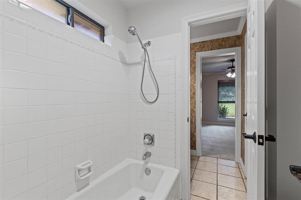 Burleson, Texas 76028, United States, 4 Bedrooms Bedrooms, ,3 BathroomsBathrooms,Residential,Active,136301