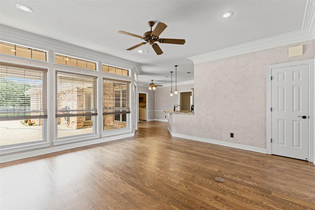 Burleson, Texas 76028, United States, 4 Bedrooms Bedrooms, ,3 BathroomsBathrooms,Residential,Active,136301