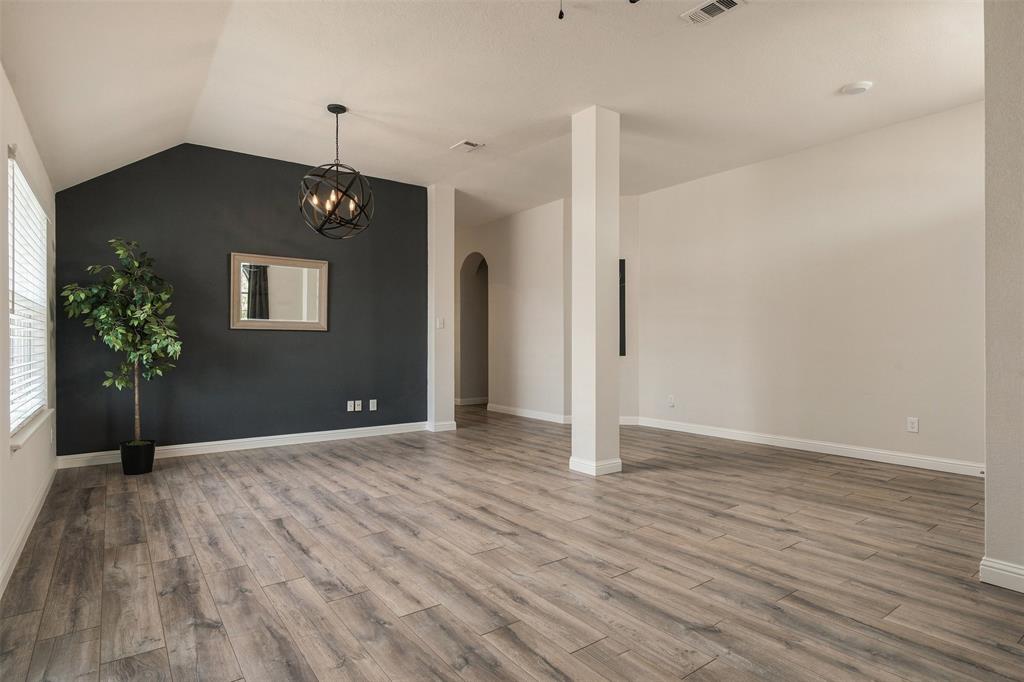 6880 Longhorn Trail
