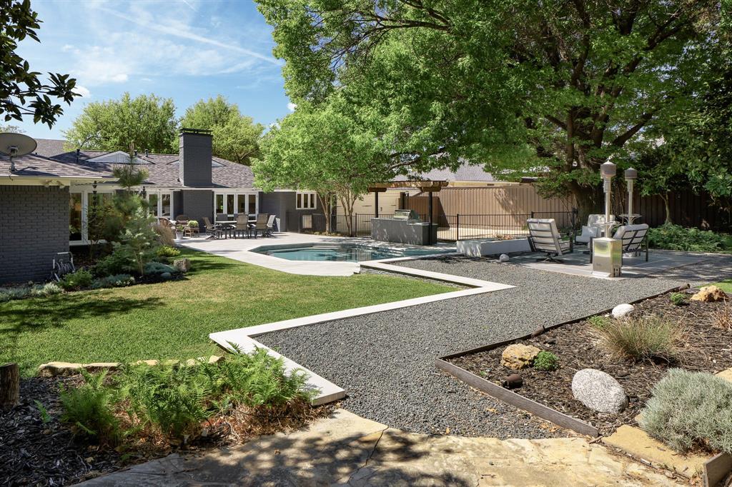 6739 Northport Drive