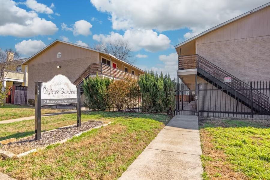 East Columbia Place - Residential Lease