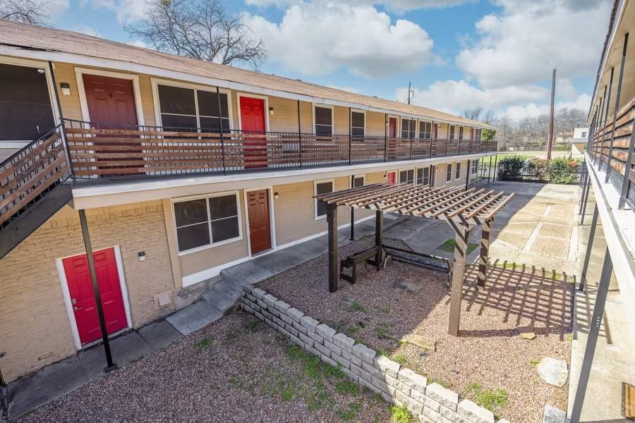 East Columbia Place - Residential Lease