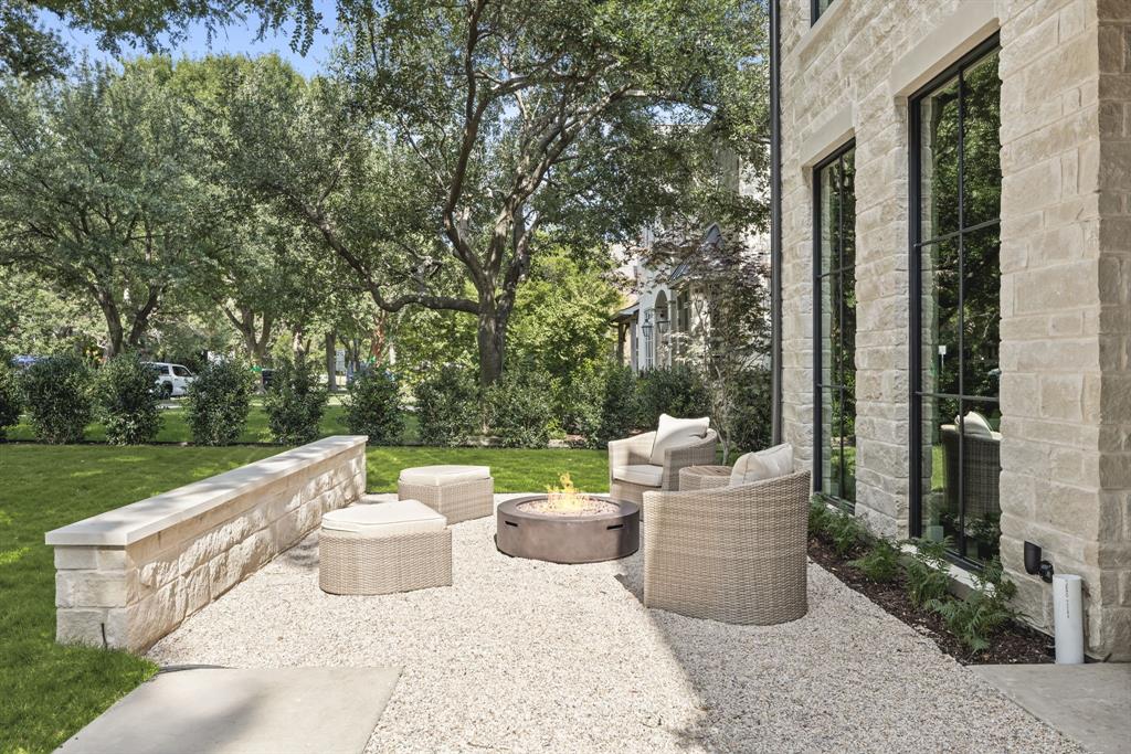 3233 Wentwood Drive