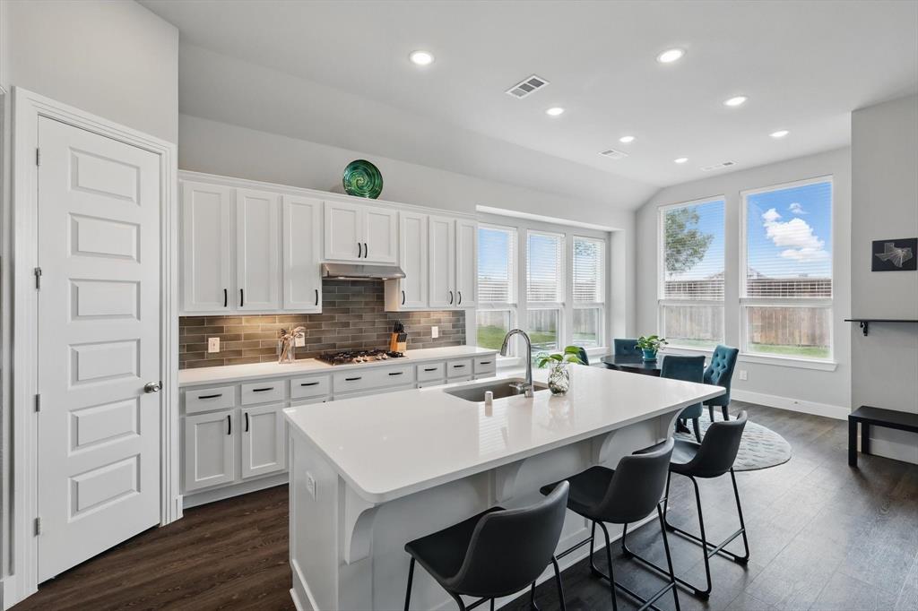 4121 Crossroads Court