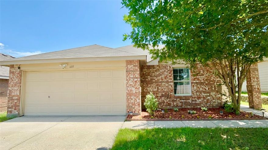 Charming and move-in ready! This lovely brick home features 3 spacious bedrooms, 2 full bathrooms, a 2-car garage, a welcoming kitchen, and a convenient utility room. Nestled in a quiet neighborhood with a beautifully landscaped front yard and mature tree providing shade and curb appeal.
Located in the heart of Haslet, Texas, this home is just minutes away from:
 • Presidio Town Crossing – shopping, dining & entertainment
 • Alliance Town Center – Target, Costco, restaurants, and more
 • Northwest ISD schools – top-rated and family friendly
 • Easy access to I-35W and Highway 287 for a quick commute to Fort Worth